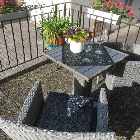 Beim Schloss Michel *